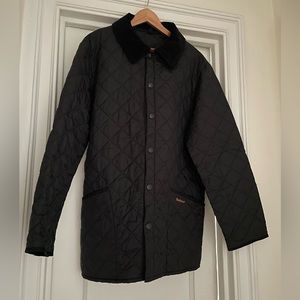 Mens Barbour Liddesdale quilted spring jacket with corduroy collar.